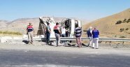 Siirt'te kamyon devrildi: 3 yaralı
