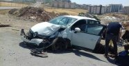 Siirt'te otomobil ile kamyon çarpıştı: 10 yaralı