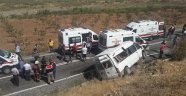 Siirt'te yolcu minibüsü devrildi: 10 yaralı