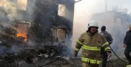 Sındırgı'da iki ev kül oldu