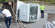 Sinop'ta kamyonet devrildi: 1 yaralı