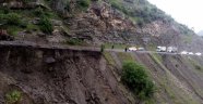Şırnak- Hakkari karayolu, heyelan nedeniyle trafiğe kapandı
