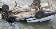 Şirvan'da araç dereye uçtu: 1 yaralı