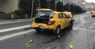Şişli'de yaşanan zincirleme kazada genç sürücü şoka girdi