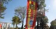 Sivas Caddesi sarı kırmızılı bayraklarla donatıldı