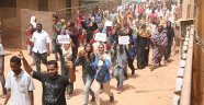 Sudan'da halk cuntaya karşı ayaklandı, 5 gösterici hayatını kaybetti