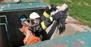 Sulama kanalı hidrantında mahsur kalan leyleği itfaiye kurtardı
