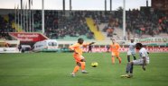 Süper Lig: Alanyaspor: 1 - Yeni Malatyaspor: 0 (İlk yarı)