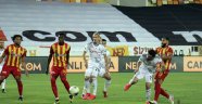 Süper Lig: Yeni Malatyaspor: 0 - Beşiktaş: 0 (İlk yarı)