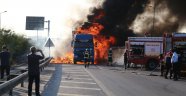 Suriyeli çocuklara oyuncak götüren tır alev alev yandı