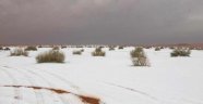 Suudi Arabistan'da kar yağdı