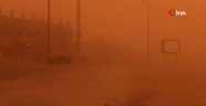Suudi Arabistan'da toz fırtınası gökyüzünün rengi turuncuya çevirdi
