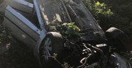 Takla atarak durabilen araçta ölüm olmadı 5 yaralı