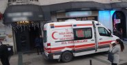 Taksim'de otelin 8'inci katından düştüler: 1 ölü, 1 yaralı