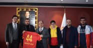 Taraftarlar Derneği Baro Başkanı Han'ı da onursal üye yaptı