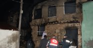 Tarsus'ta iki evin kullanılmaz hala geldiği yangın mahalleliyi korkuttu
