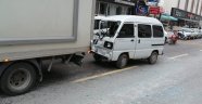 Telefonunu düşürünce kaza yaptı