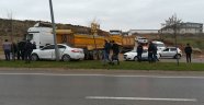Tır ile otomobil kafa kafaya çarpıştı: 2 yaralı