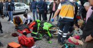 Tokat'ta motosiklet öğrencilere çarptı: 2 yaralı