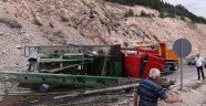 Tokat'ta iş makinesi devrildi: 2 yaralı