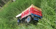 Traktör kurutma kanalına devrildi: 2 yaralı