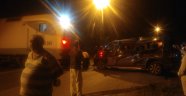 Tren önce araca çarptı, sonra raylardan çekti