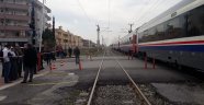 Trenin çarptığı kadın öldü