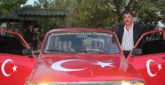 Türk bayrağı sevdasını otomobiline yansıttı