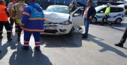 Üsküdar'da lüks araç kaza yaptı: 6 yaralı