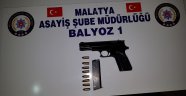 Uyuşturucu ve silah ele geçirildi