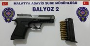 Uyuşturucu ve silahlar ele geçirildi