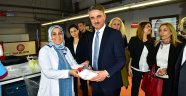 Vali Baruş çalışan kadınların dünya kadınlar gününü kutladı