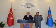 Vali Kamçı, 7.ana Jet Üs Komutanlığı'nı Ziyaret Etti