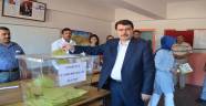 Vali Şahin,Ailesiyle Birlikte Oy kullandı
