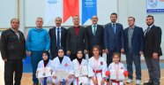 Vali Toprak,(ANALİG) Karate Yarı Final müsabakalarını izledi