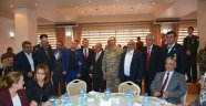 Vali Toprak: Şehit aileleri, gaziler ve gazi yakınları onuruna verilen yemeğe katıldı