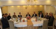 Vali Toprak'tan Defterdar Yıldırım için veda yemeği