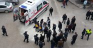 Valilik önünde kendini yaktı
