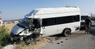 Van'da 2 minibüs kafa kafaya çarpıştı: 1 ölü, 3 yaralı