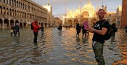 Venedik'te tarihi San Marco Meydanı sular altında kaldı