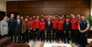 Voleybol takımından Başkan Gül'e ziyaret etti