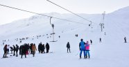Yarı yıl tatili kayak merkezini hafta içi de doldurdu