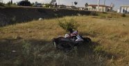 Yarış motosikleti şarampole uçtu: 2 yaralı