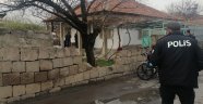 Yaşlı adam evinde ölü bulundu