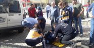 Yaşlı adam geri manevra yapan aracın altında kaldı