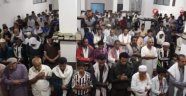Yemen'de ilk teravih namazı kılındı