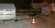 Yer altı çöp konteyneri için kazılmış kuyuya düştü