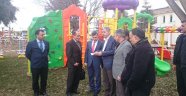 Yeşilyurt Belediyesi Çocuk Oyun Gurupları ve Açık Hava Spor Aletleri yerleştiriyor