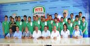 Yeşilyurtspor teknik heyet ve futbolcuları tanıttı