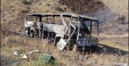 Yol kesen PKK yolcu otobüsünü yaktı, minibüsü taradı!